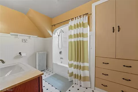 Bath - 1811 E 30th St, Ashtabula, OH 44004 photo 3 of 3