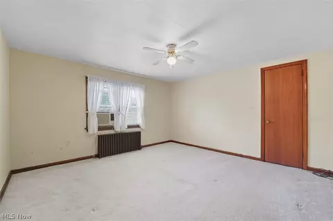 Bedroom - 1811 E 30th St, Ashtabula, OH 44004 photo 3 of 5