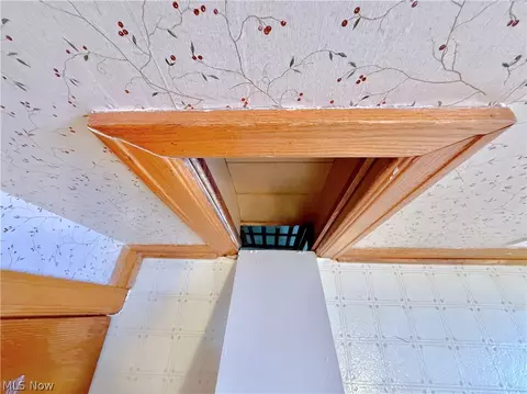 Entry Way - 175 3rd St, Lowell, OH 45744 photo 2 of 4