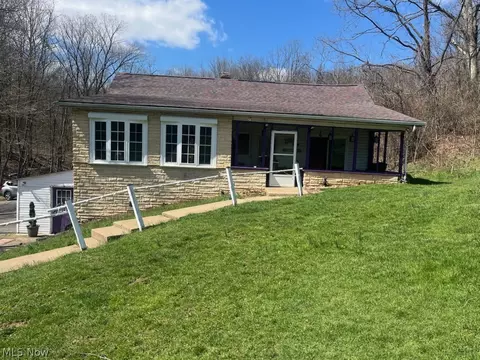 243 Rinker Rd, Steubenville, OH 43952