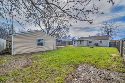 604 Bell Ave, Elyria, OH 44035 photo 29