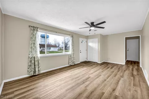 604 Bell Ave, Elyria, OH 44035 photo 6