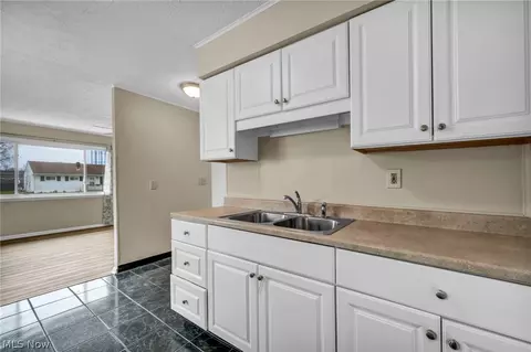 604 Bell Ave, Elyria, OH 44035 photo 11