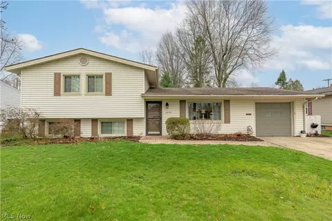 2435 Eastern Ave, Alliance, OH 44601