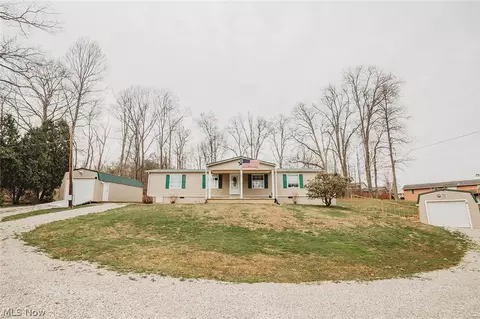 13533 Emerson Ave, Williamstown, WV 26187