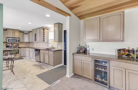 Entry Way - 251 E Mohawk Dr, Malvern, OH 44644 photo 1 of 2