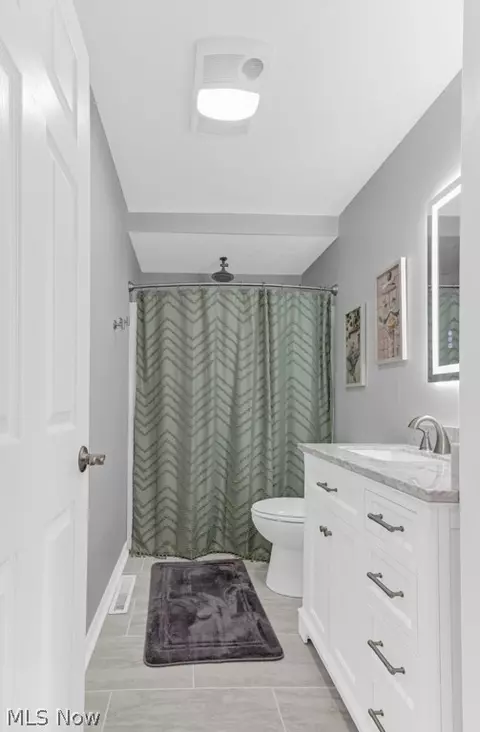 Bath - 251 E Mohawk Dr, Malvern, OH 44644 photo 3 of 3