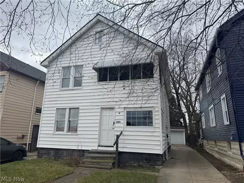 3207 W 121st St, Cleveland, OH 44111