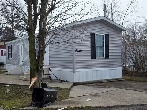 8269 Russell Ln, Cleveland, OH 44109