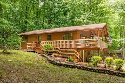 7924 Eberhart Rd NW, Dover, OH 44622