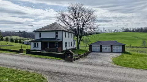 7506 Roy Andrews Rd NW, New Philadelphia, OH 44663