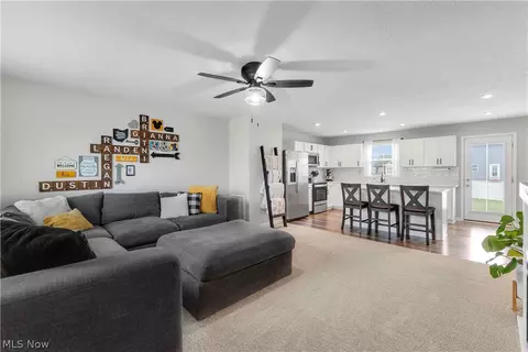 180 Wild Flower Dr, Elyria, OH 44035 photo 4