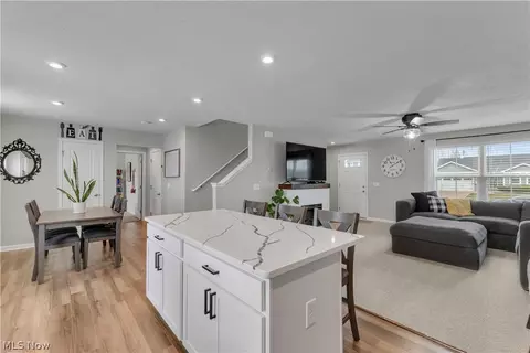180 Wild Flower Dr, Elyria, OH 44035 photo 7