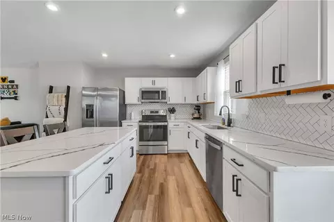 180 Wild Flower Dr, Elyria, OH 44035 photo 10