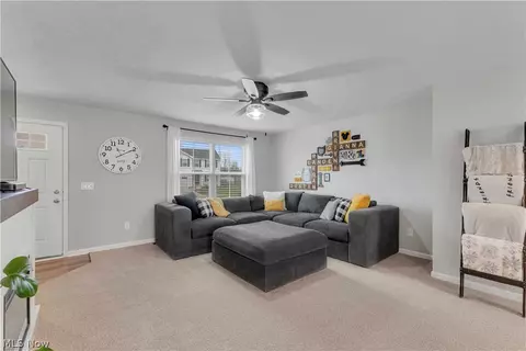 180 Wild Flower Dr, Elyria, OH 44035 photo 5