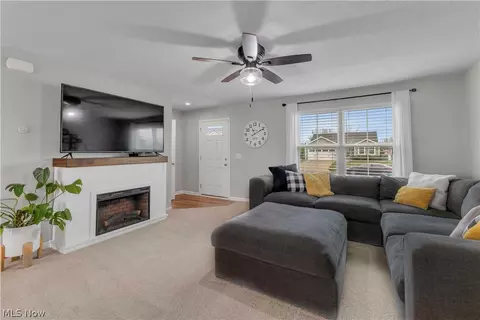 180 Wild Flower Dr, Elyria, OH 44035 photo 6