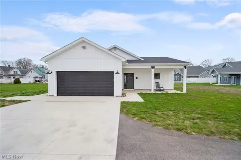 231 Lake Ave, Ashtabula, OH 44004 photo 4