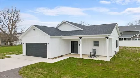 231 Lake Ave, Ashtabula, OH 44004