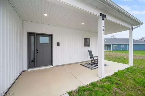 231 Lake Ave, Ashtabula, OH 44004 photo 5