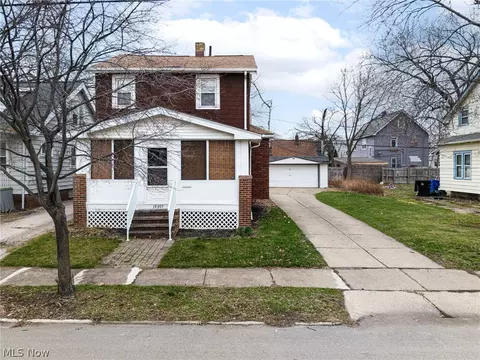 19307 Kildeer Ave, Cleveland, OH 44119
