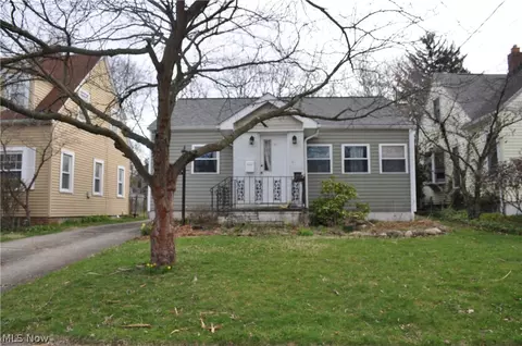 175 Harcourt Dr, Akron, OH 44313