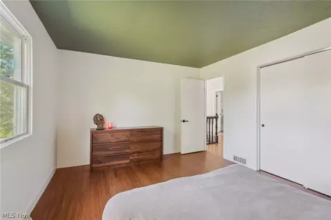 Bedroom - 30320 Miles Rd, Solon, OH 44139 photo 7 of 10