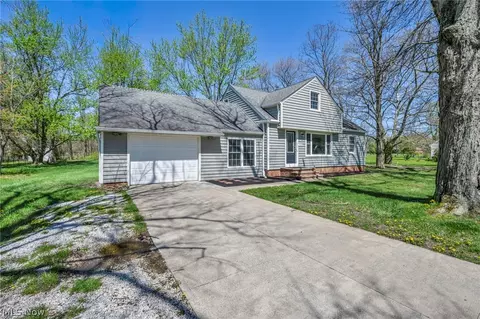 25595 Highland Rd, Richmond Heights, OH 44143