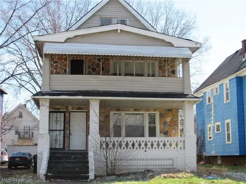 1427 E 133rd St, East Cleveland, OH 44112