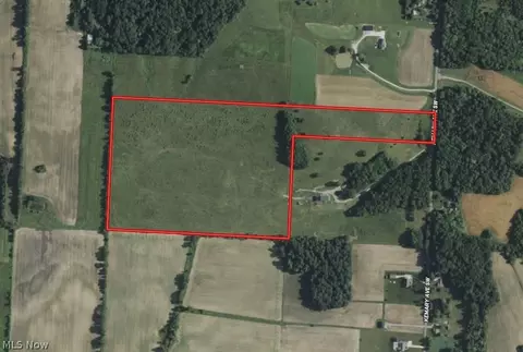 Kemary Avenue Sw, Navarre, OH 44662