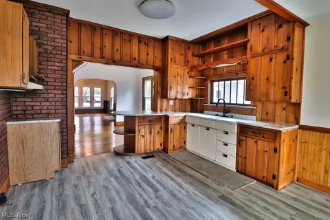 Kitchen - 46346 County Road 495, Coshocton, OH 43812 photo 1 of 2