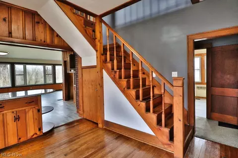 Entry Way - 46346 County Road 495, Coshocton, OH 43812 photo 2 of 2