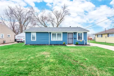 Exterior - 572 Bell Ave, Elyria, OH 44035 photo 2 of 8