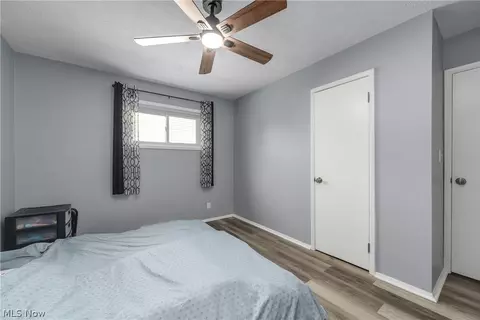 Bedroom - 572 Bell Ave, Elyria, OH 44035 photo 2 of 5