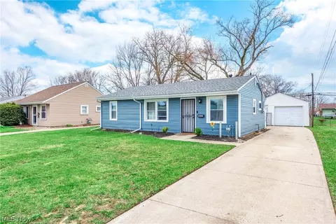 572 Bell Ave, Elyria, OH 44035