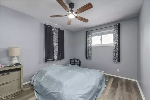 Bedroom - 572 Bell Ave, Elyria, OH 44035 photo 1 of 5