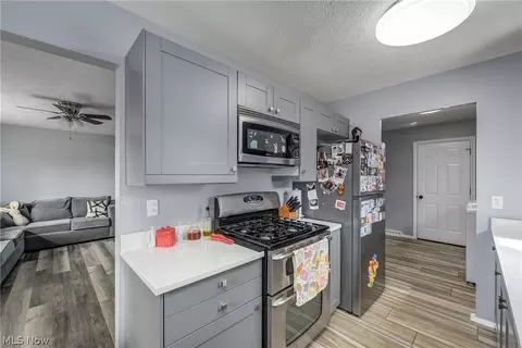 Kitchen - 572 Bell Ave, Elyria, OH 44035 photo 4 of 4
