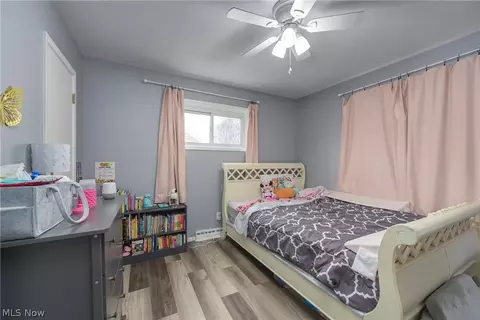 Bedroom - 572 Bell Ave, Elyria, OH 44035 photo 4 of 5