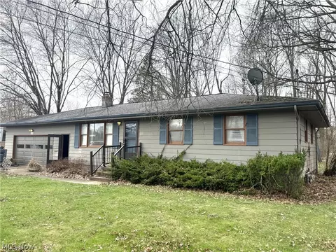 1180 Keefer Rd, Girard, OH 44420