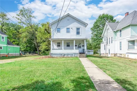 216 N Main St, Oberlin, OH 44074