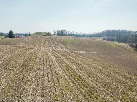 Pleasant Hill Drive, Fresno, OH 43824