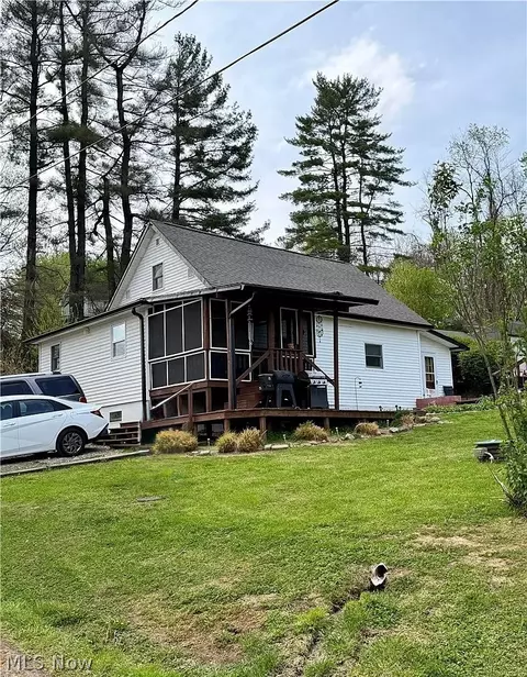 19646 Locust Aly, Guysville, OH 45735