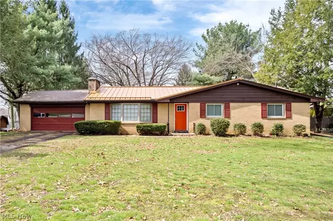 4742 Cherimoya Ave, Akron, OH 44319