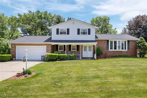 5070 Echovalley St NW, North Canton, OH 44720