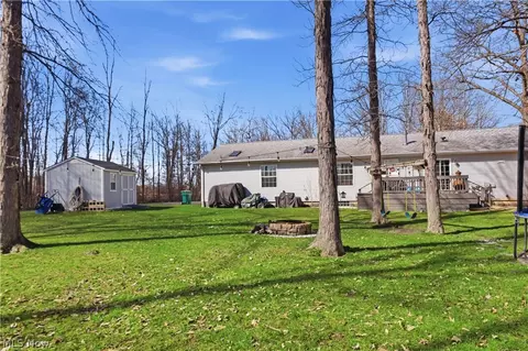 Exterior - 898 Longshadow Dr, Roaming Shores, OH 44084 photo 5 of 8