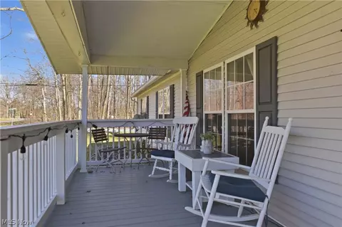 Exterior - 898 Longshadow Dr, Roaming Shores, OH 44084 photo 2 of 8