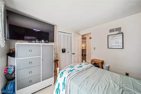 Bedroom - 4234 Caylor Ct, Ashtabula, OH 44004 photo 7 of 9