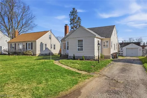 41819 Emerson Ct, Elyria, OH 44035