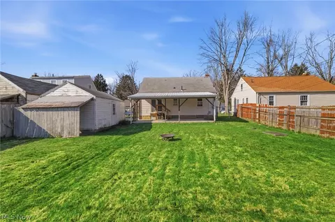 Exterior - 41819 Emerson Ct, Elyria, OH 44035 photo 2 of 3