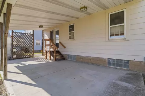 Exterior - 41819 Emerson Ct, Elyria, OH 44035 photo 3 of 3