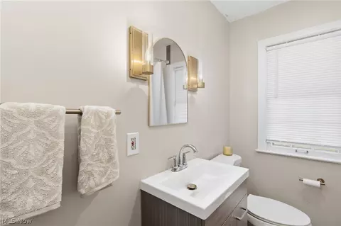 Bath - 41819 Emerson Ct, Elyria, OH 44035 photo 2 of 2